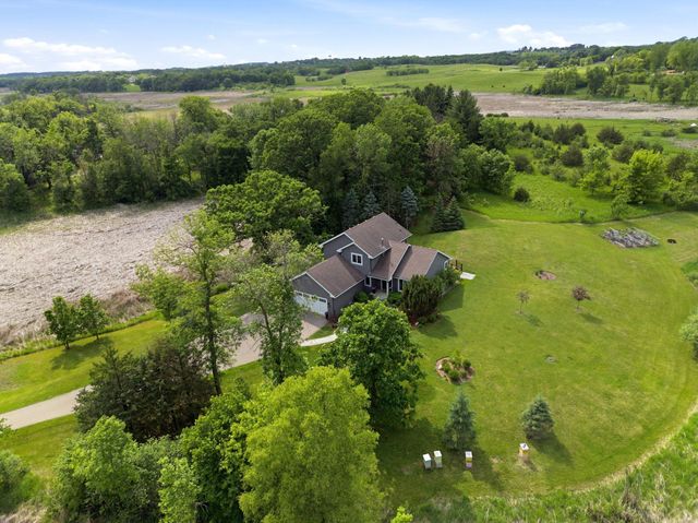 7420 Farmhill Drive, Mound, MN 55364