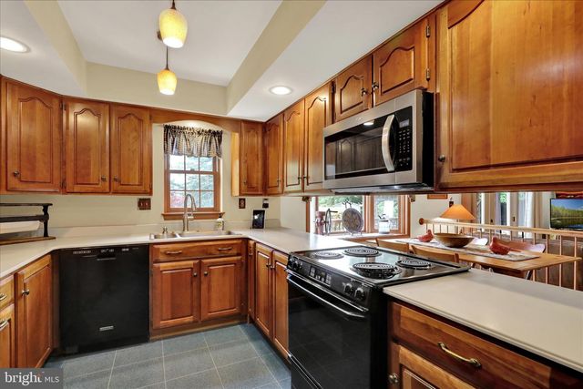 536 GRINGS HILL RD, Reading, PA 19608