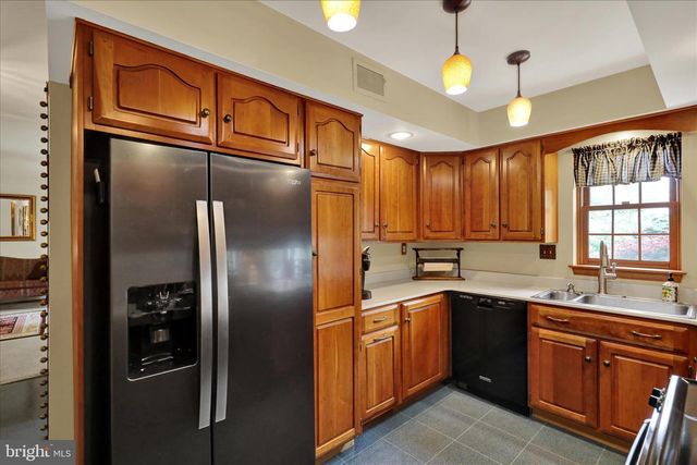 536 GRINGS HILL RD, Reading, PA 19608