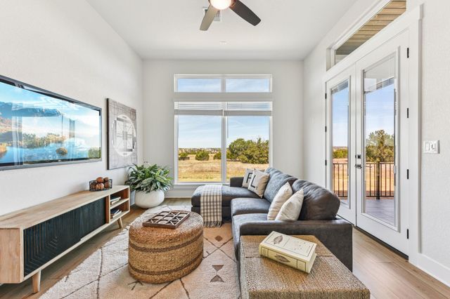 1001 Doelling DR, Florence, TX 76527
