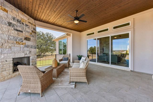 1001 Doelling DR, Florence, TX 76527