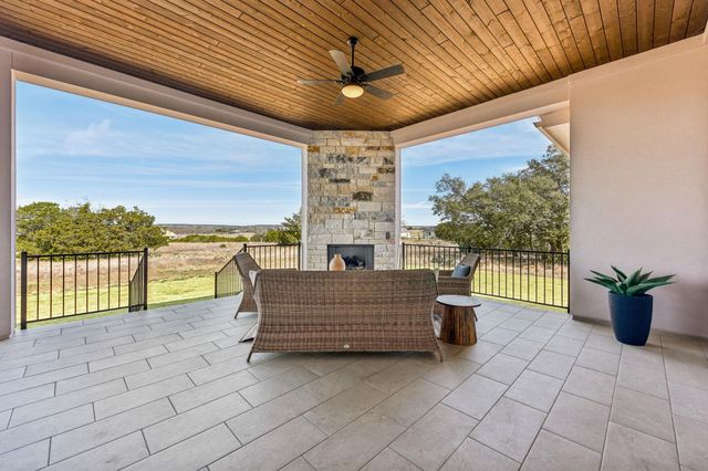 1001 Doelling DR, Florence, TX 76527