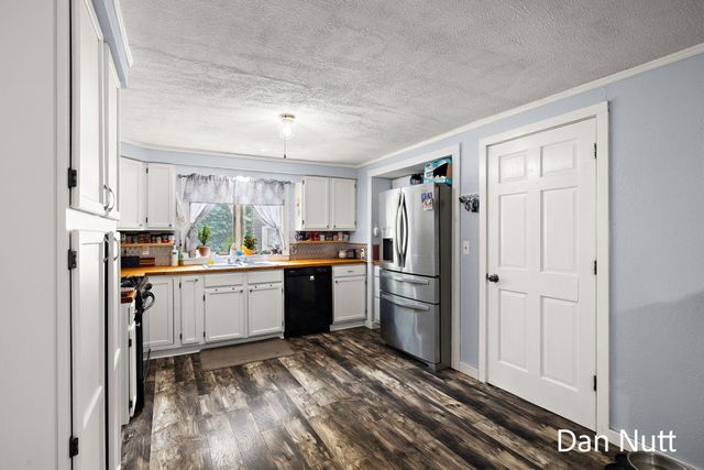 107 N Densmore Street, Muskegon Twp, MI 49442