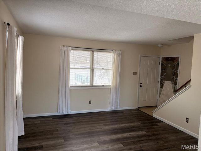 1763 High School Drive, St Louis, MO 63144