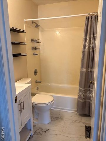 1763 High School Drive, St Louis, MO 63144