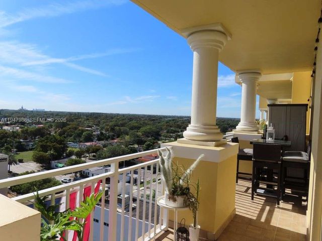 215 SW 42nd Ave PH08, Miami, FL 33134