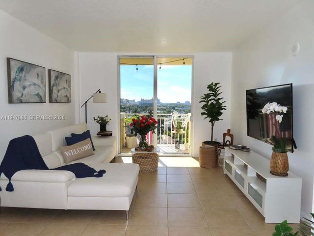 215 SW 42nd Ave PH08, Miami, FL 33134