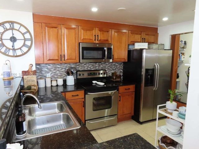 215 SW 42nd Ave PH08, Miami, FL 33134