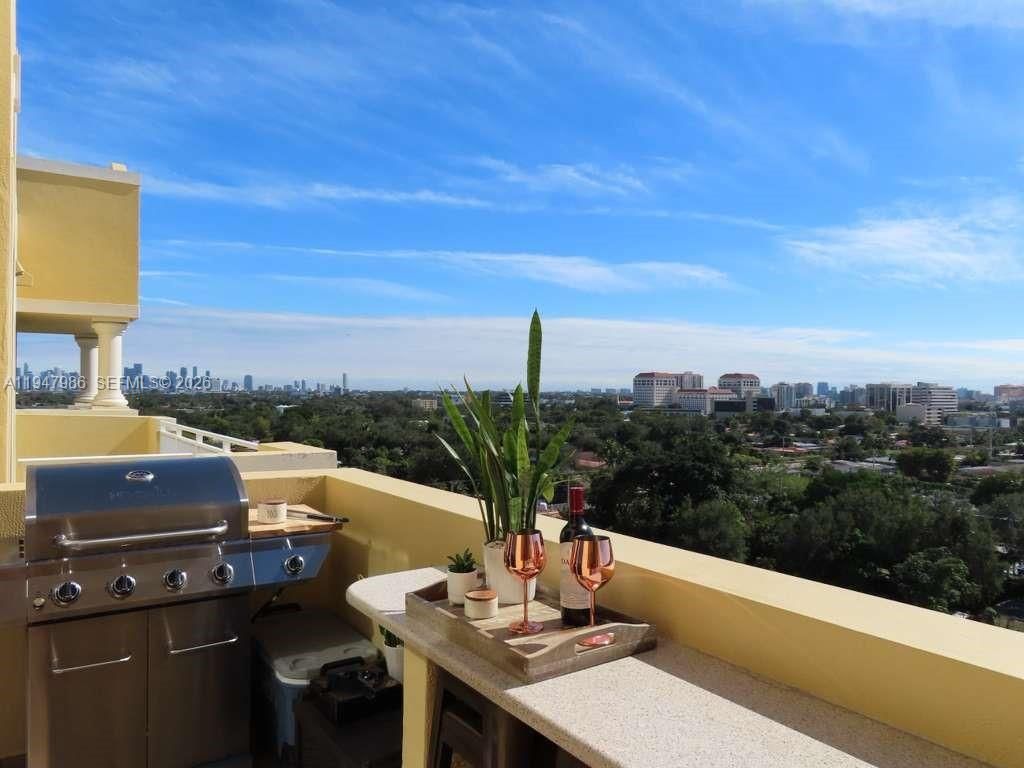 215 SW 42nd Ave PH08, Miami, FL 33134