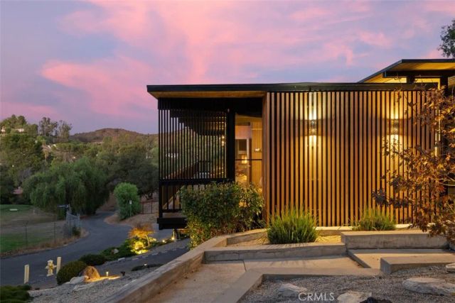 21090 Rios Street, Woodland Hills, CA 91364