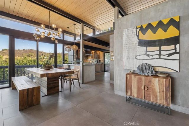 21090 Rios Street, Woodland Hills, CA 91364