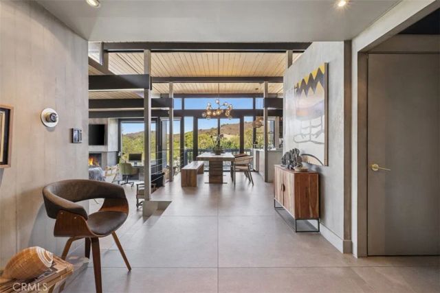 21090 Rios Street, Woodland Hills, CA 91364