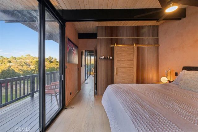 21090 Rios Street, Woodland Hills, CA 91364