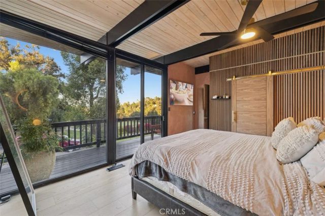 21090 Rios Street, Woodland Hills, CA 91364