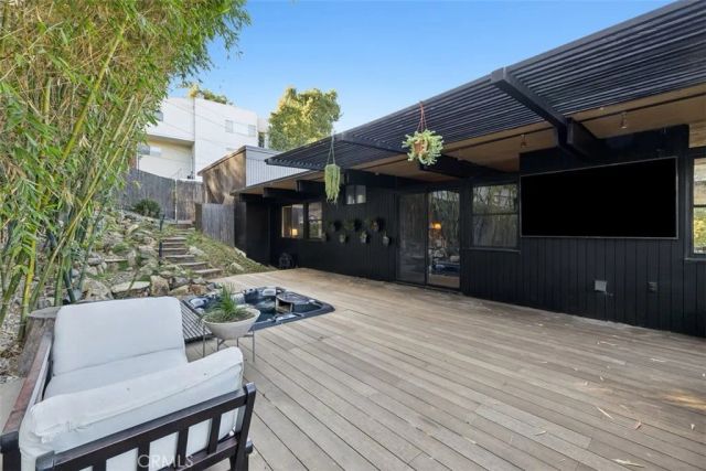 21090 Rios Street, Woodland Hills, CA 91364