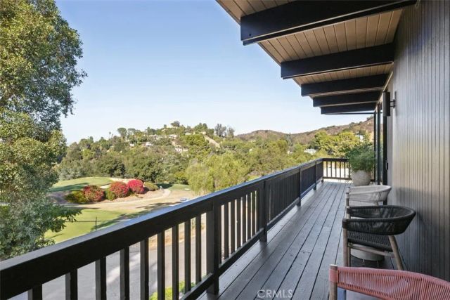 21090 Rios Street, Woodland Hills, CA 91364