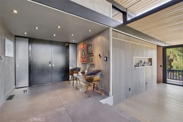 21090 Rios Street, Woodland Hills, CA 91364