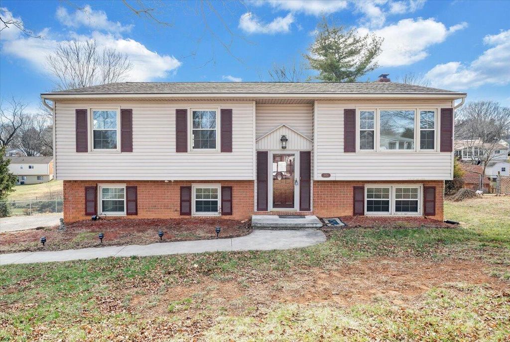 3850 Bower RD, Roanoke, VA 24018