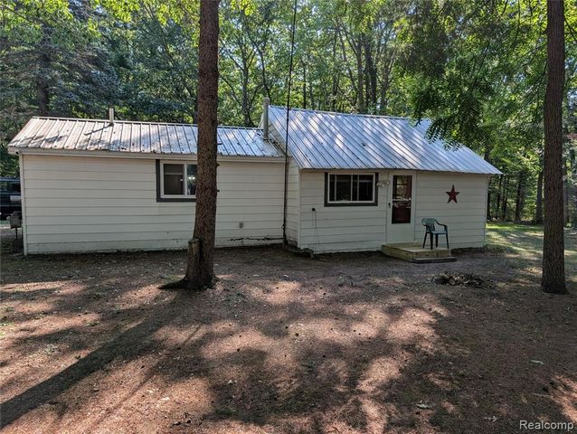 3821 S Townline Road, Prudenville, MI 48651