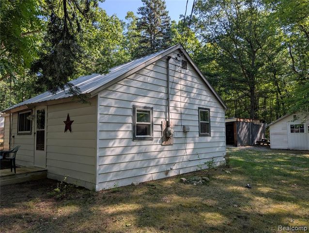 3821 S Townline Road, Prudenville, MI 48651