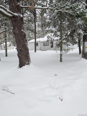 3821 S Townline Road, Prudenville, MI 48651