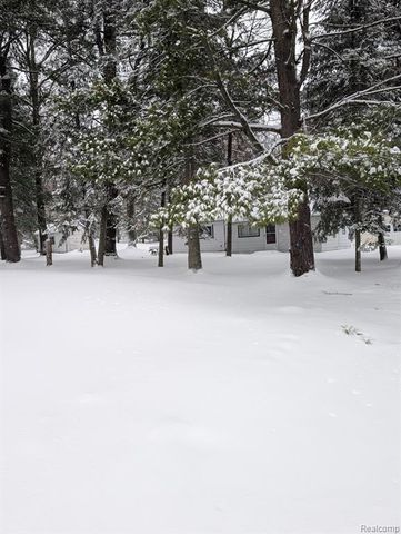 3821 S Townline Road, Prudenville, MI 48651