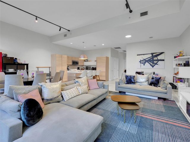 16385 Biscayne Boulevard 105, North Miami Beach, FL 33160
