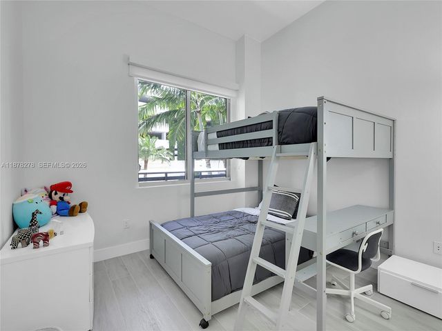 16385 Biscayne Boulevard 105, North Miami Beach, FL 33160