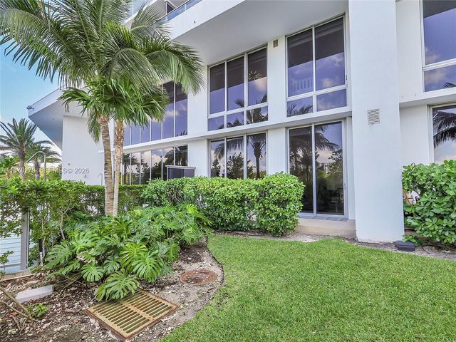 16385 Biscayne Boulevard 105, North Miami Beach, FL 33160