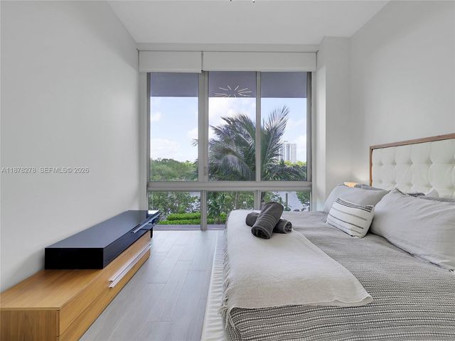 16385 Biscayne Boulevard 105, North Miami Beach, FL 33160