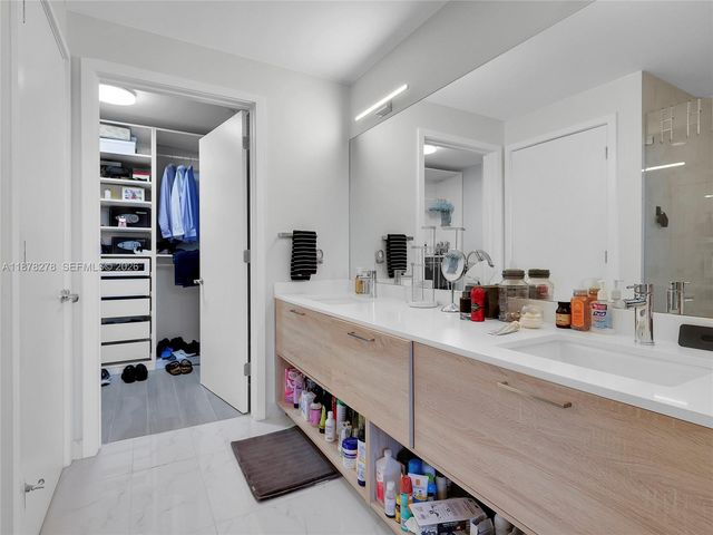 16385 Biscayne Boulevard 105, North Miami Beach, FL 33160