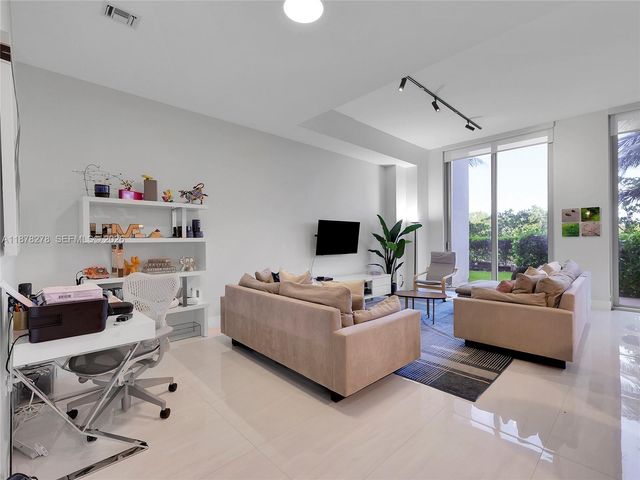 16385 Biscayne Boulevard 105, North Miami Beach, FL 33160