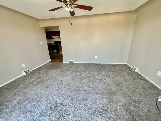 545 Pacific Ave, Glassport, PA 15045