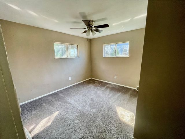 545 Pacific Ave, Glassport, PA 15045