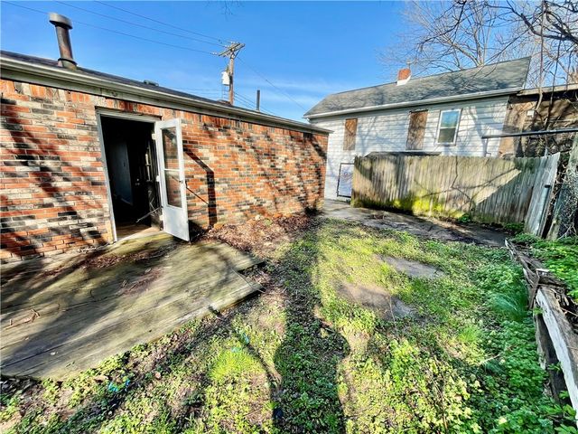 545 Pacific Ave, Glassport, PA 15045