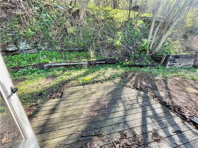 545 Pacific Ave, Glassport, PA 15045