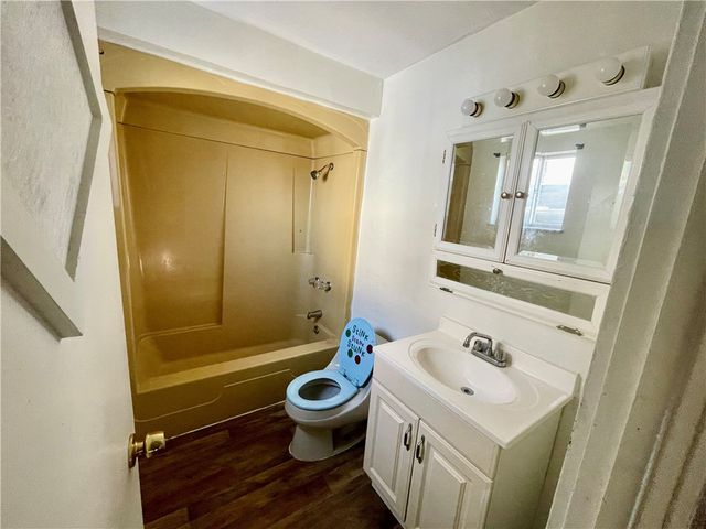 545 Pacific Ave, Glassport, PA 15045
