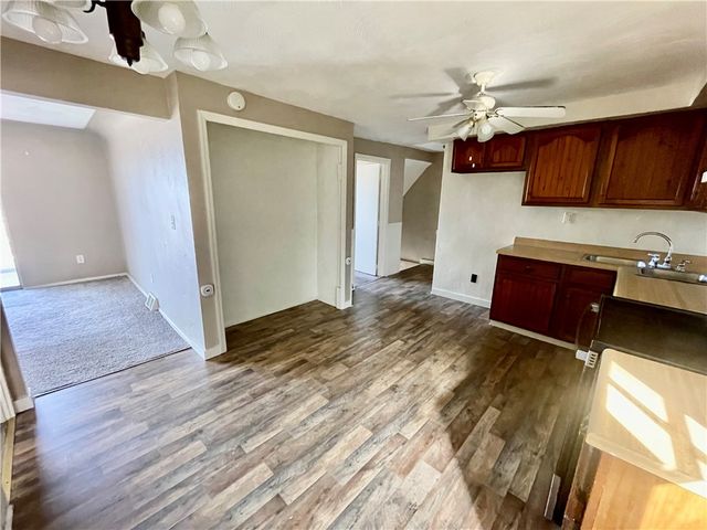 545 Pacific Ave, Glassport, PA 15045