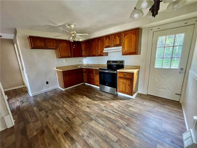 545 Pacific Ave, Glassport, PA 15045