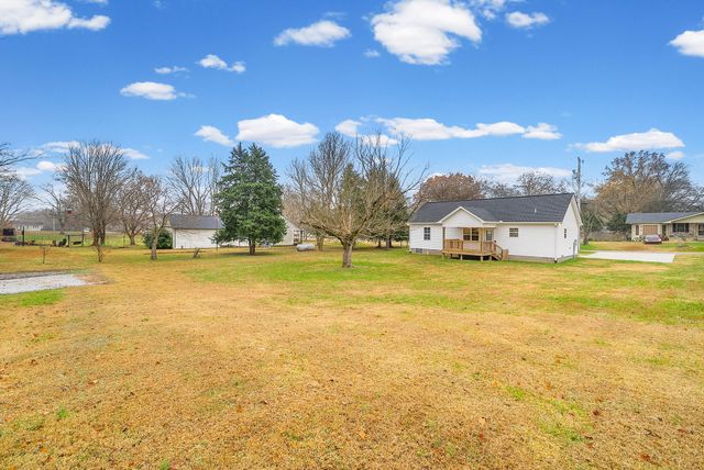 205 Maple St, Adams, TN 37010