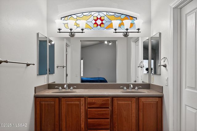 286 E Shore Cliff Place, Oro Valley, AZ 85737