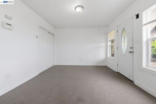 242 Kendall Ave, Crockett, CA 94525
