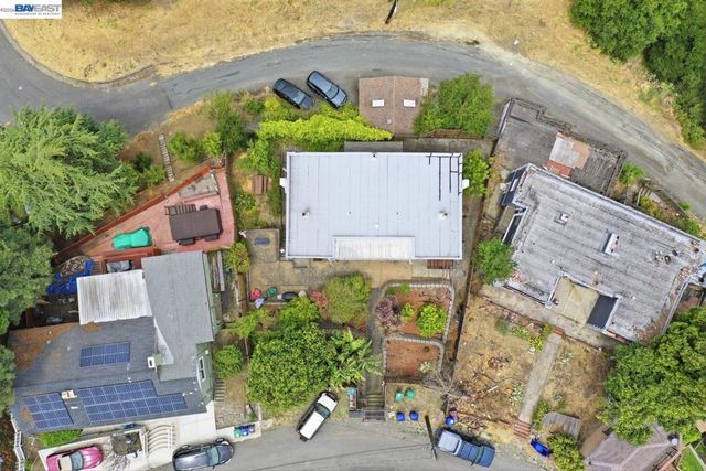 242 Kendall Ave, Crockett, CA 94525