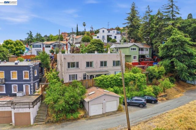 242 Kendall Ave, Crockett, CA 94525