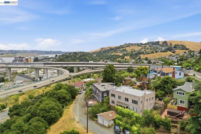 242 Kendall Ave, Crockett, CA 94525