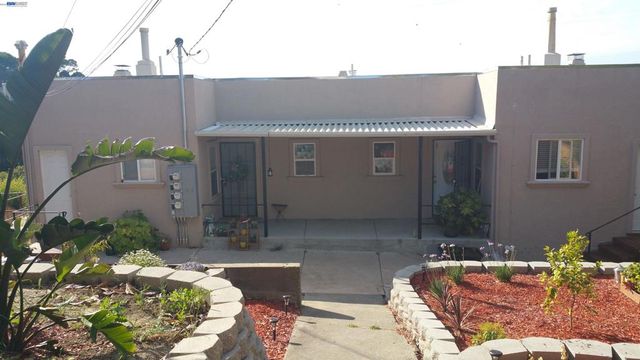 242 Kendall Ave, Crockett, CA 94525