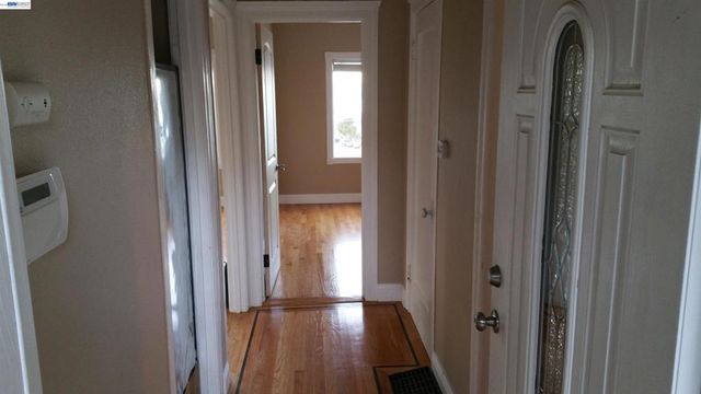 242 Kendall Ave, Crockett, CA 94525