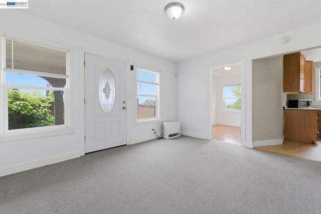 242 Kendall Ave, Crockett, CA 94525