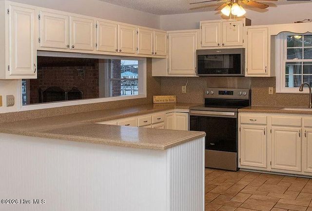 615 Willbrook Circle, Sneads Ferry, NC 28460