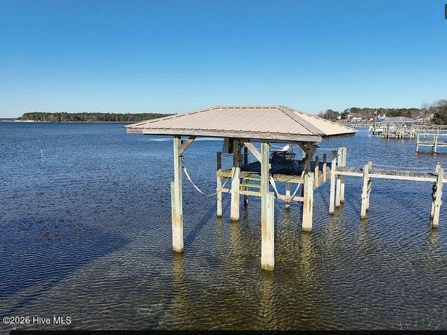 615 Willbrook Circle, Sneads Ferry, NC 28460